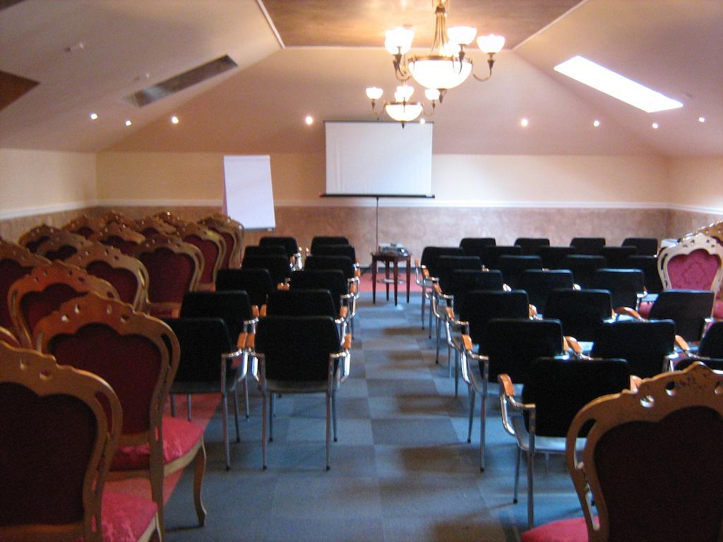 Vigo Grand Hotel Ploiesti Ngoại thất bức ảnh