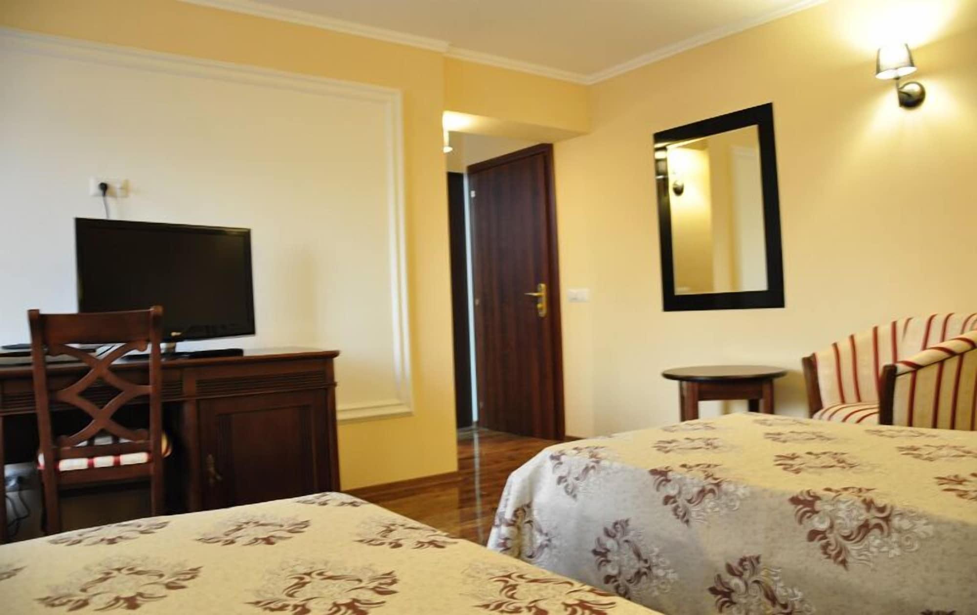 Vigo Grand Hotel Ploiesti Ngoại thất bức ảnh
