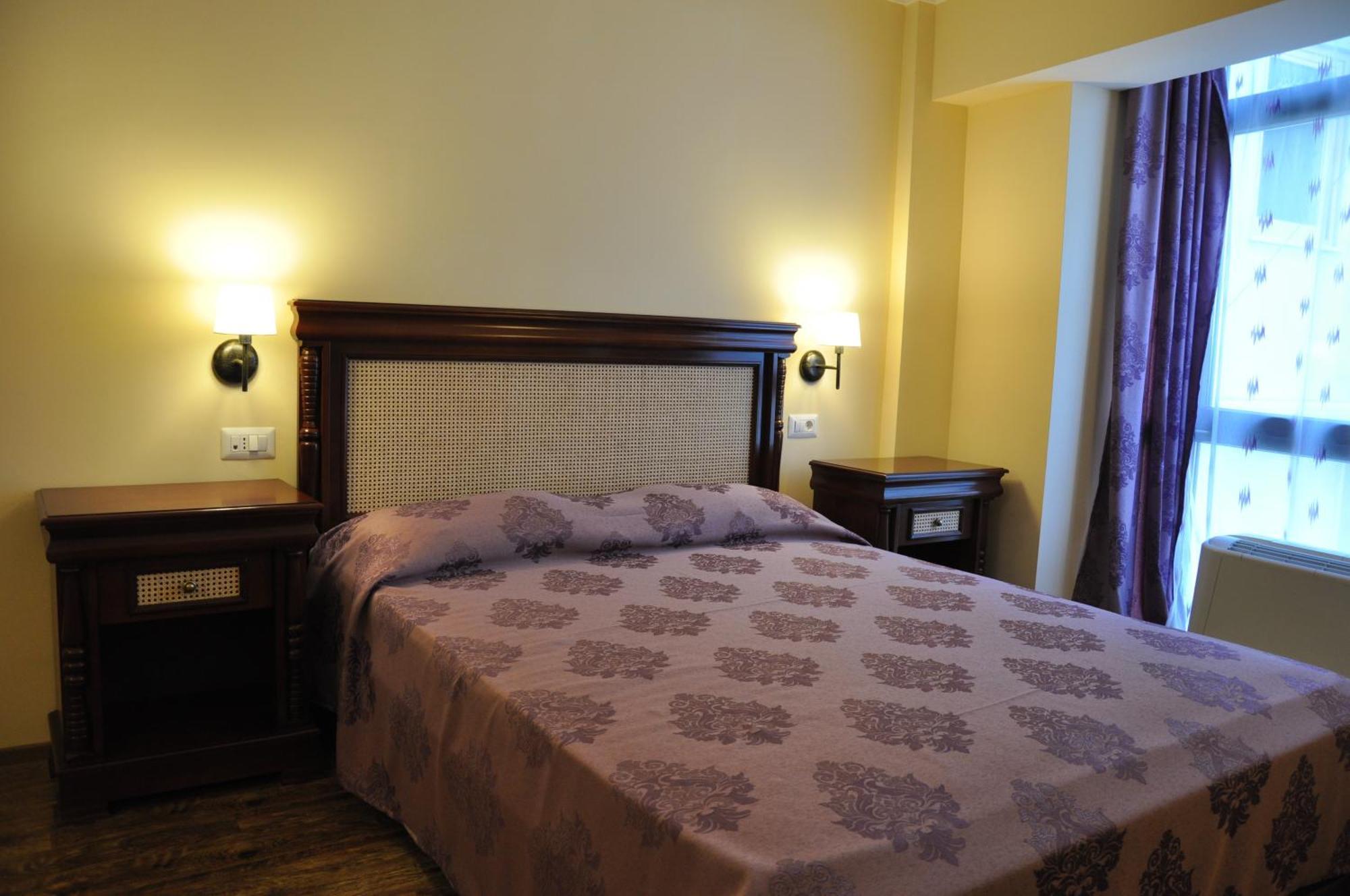 Vigo Grand Hotel Ploiesti Phòng bức ảnh