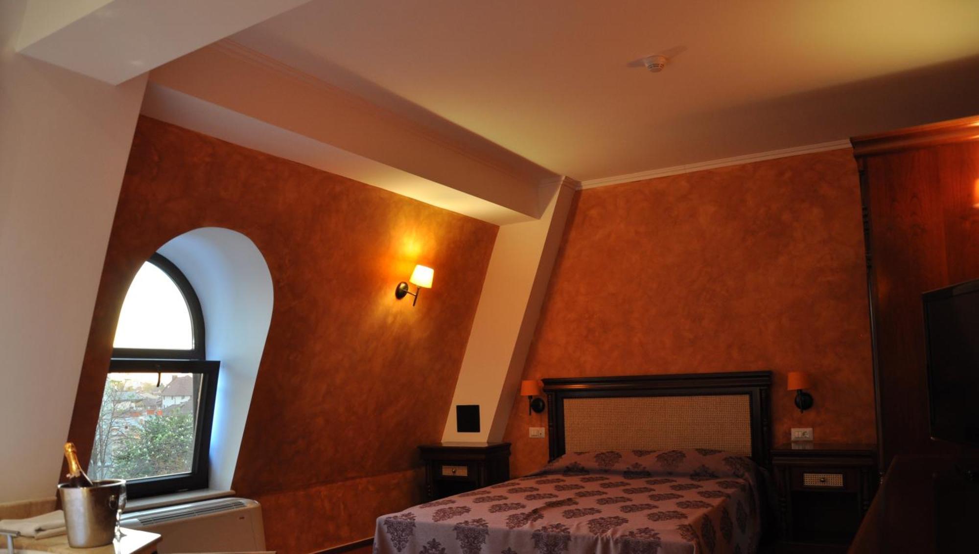 Vigo Grand Hotel Ploiesti Phòng bức ảnh