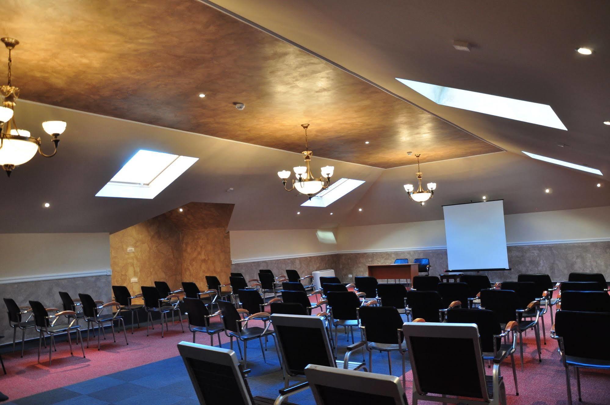 Vigo Grand Hotel Ploiesti Ngoại thất bức ảnh
