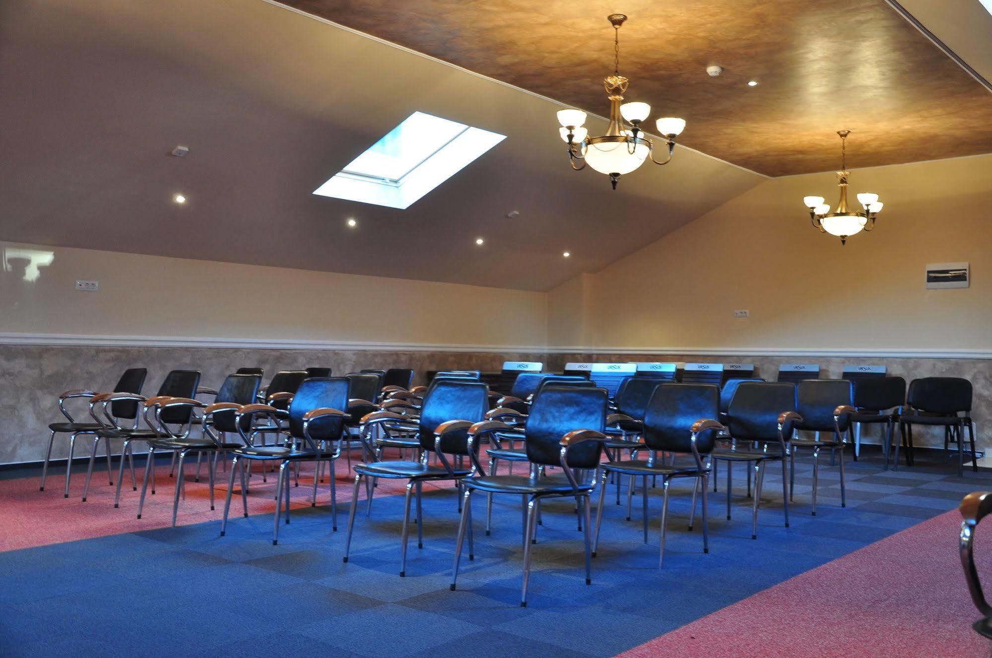 Vigo Grand Hotel Ploiesti Ngoại thất bức ảnh